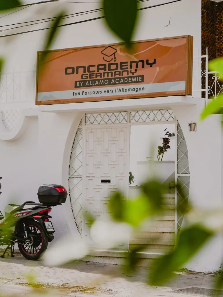 مدخل أونكاديمي في طنجة